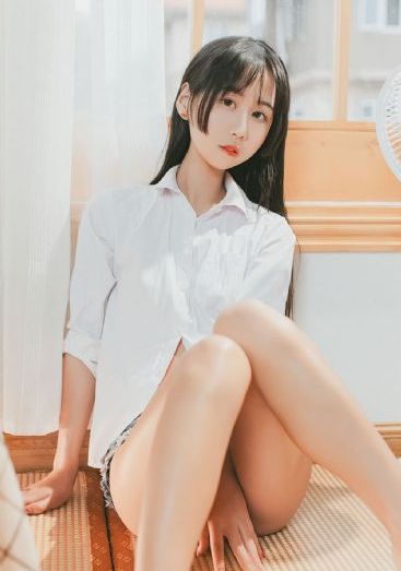 女大学生的沙龙